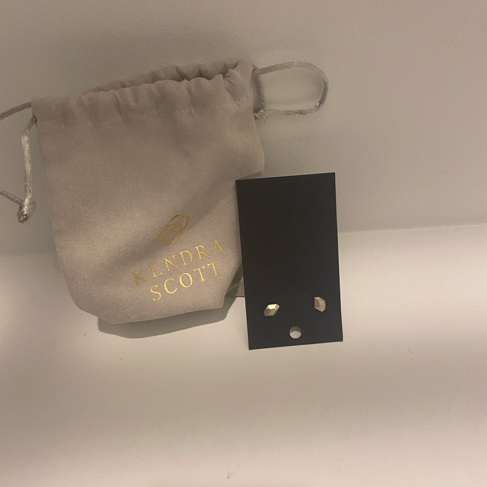 Kendra Scott gold studs